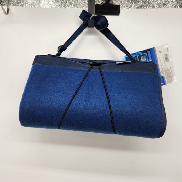 NWT Oniva Picnic Blanket NBA Cleveland Cavaliers Navy Fleece Blanket Tote OS - Picture 2 of 10